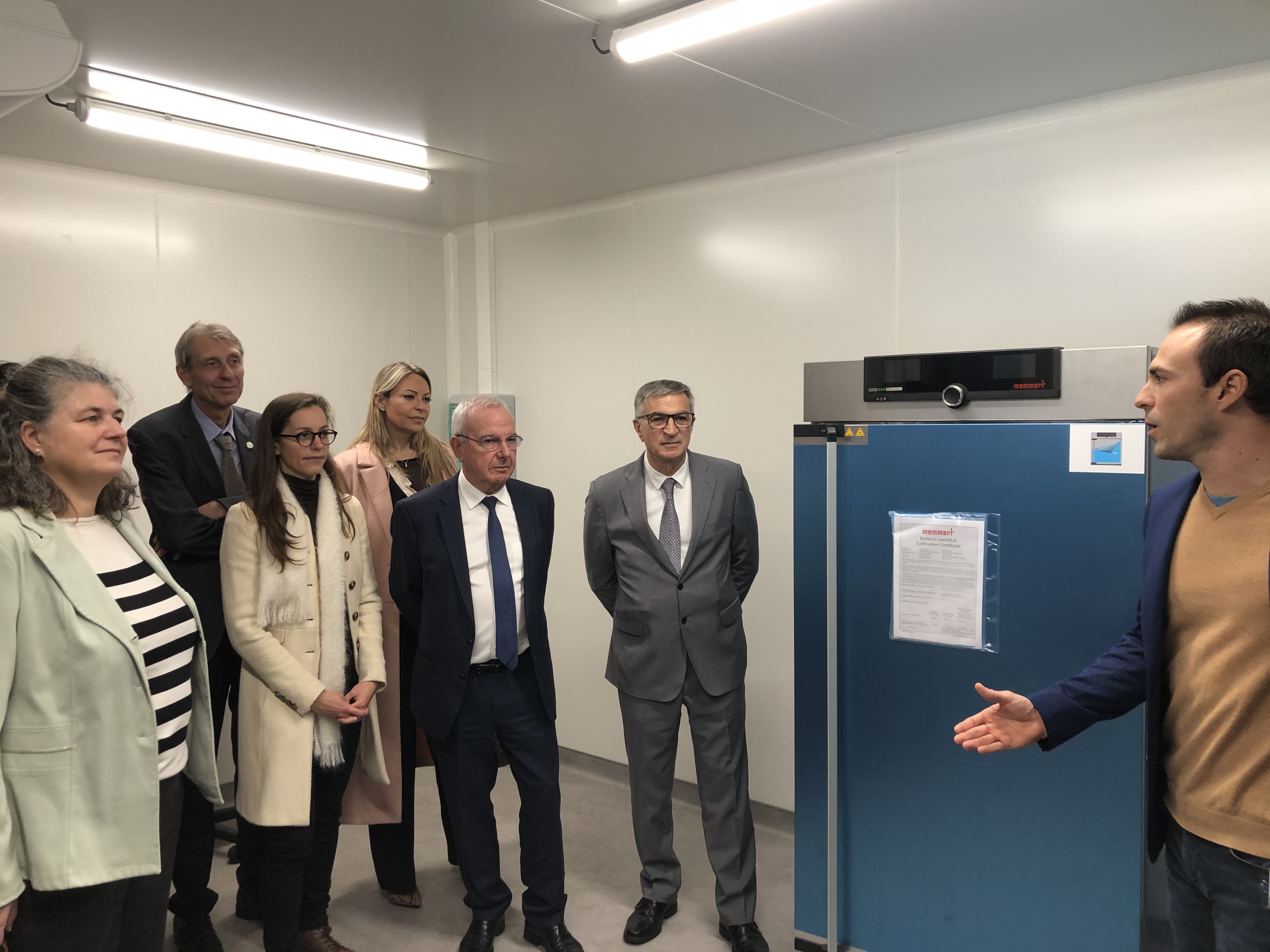 Présentation des caissons climatiques dédiés aux travaux de recherche en lutte biologique