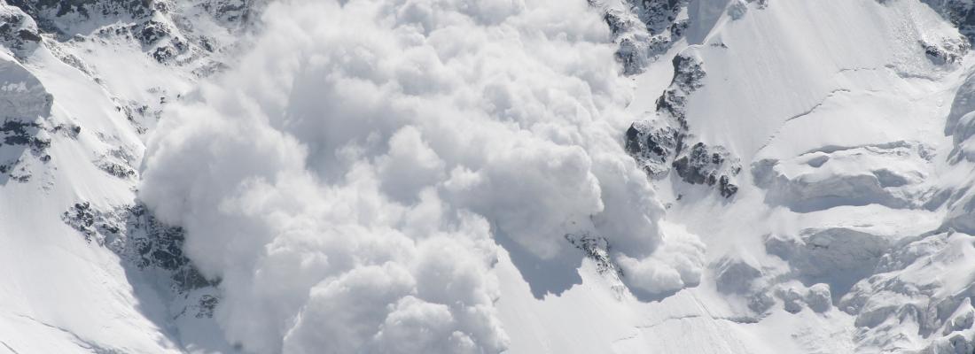 illustration Avalanche de neige poudreuse