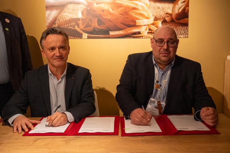 Signature des deux présidents Arvalis et INRAE