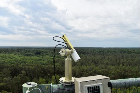 Appareil de mesure dans la forêt de Rambouillet