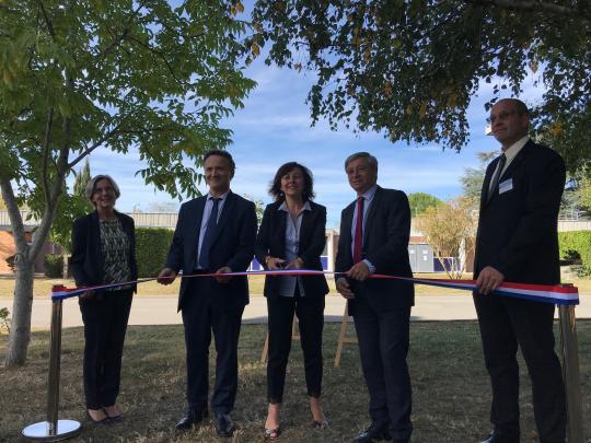 Michèle Marin, présidente du centre INRA Occitanie-Toulouse, Philippe Mauguin, président-directeur général de l’Inra, Carole Delga, présidente de la Région Occitanie, Etienne Guyot, préfet de la région Occitanie, et Antoine Stouff, vice-président de la coopérative OVITEST.