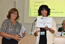 Remise de la médaille d'or à Maria Manzanares-Dauleux